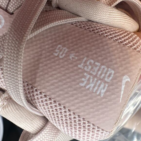 Nike Shoes 9 Quest 5 Running Barely Rose Pink Sporty Athletic Gym Athleisure PE - Picture 13 of 16
